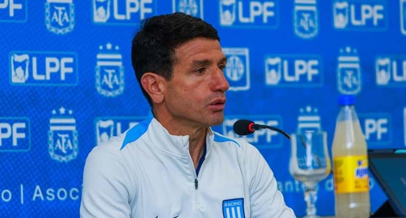Sebastián Romero, entrenador interino de Racing, habla en conferencia de prensa (foto: Racing Club)